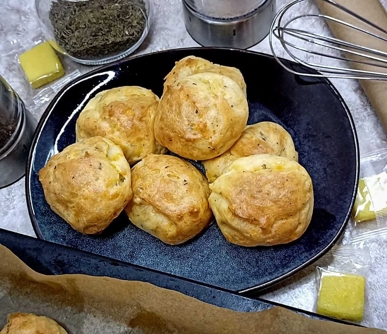 French Cheese Puffs