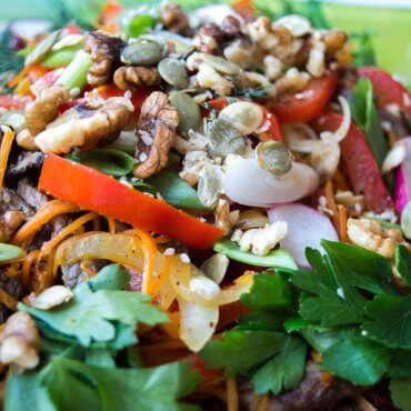 Warm salad with beef and vegetables